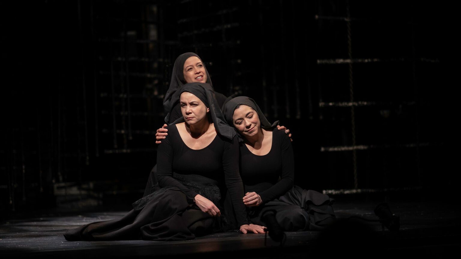 Gredivel Vasquez in La casa de Bernarda Alba at Repertorio Español